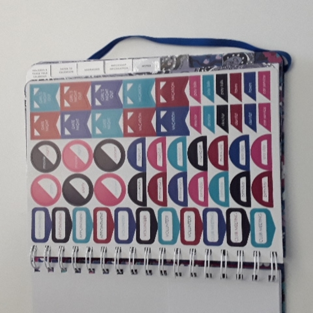 Vera Bradley undated planner NWT - Picture 2 of 5